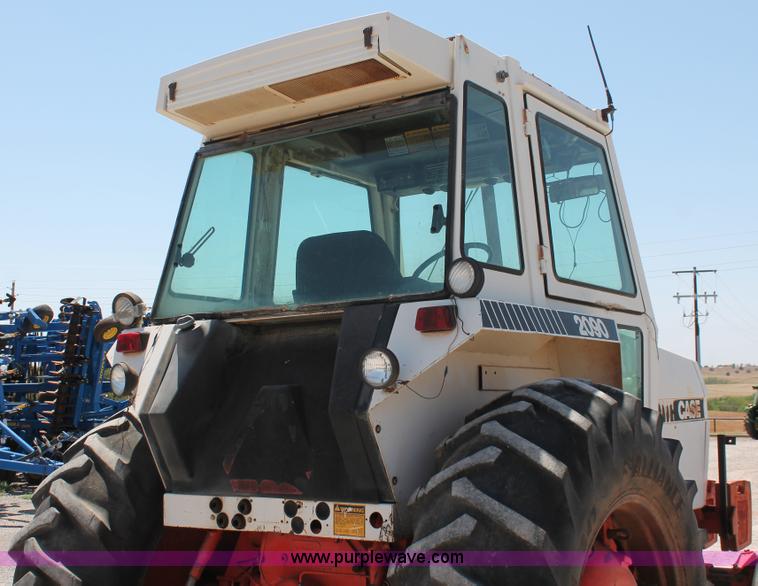 image for item H5665 1983 Case 2090 tractor
