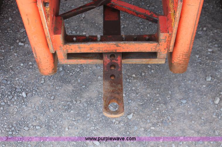 image for item H5665 1983 Case 2090 tractor