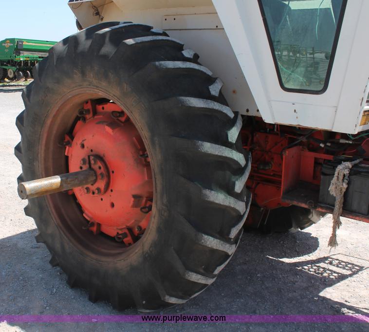 image for item H5665 1983 Case 2090 tractor