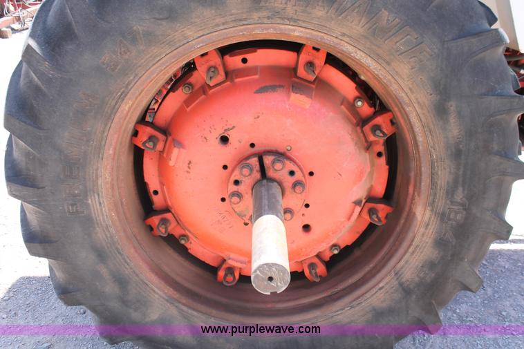 image for item H5665 1983 Case 2090 tractor