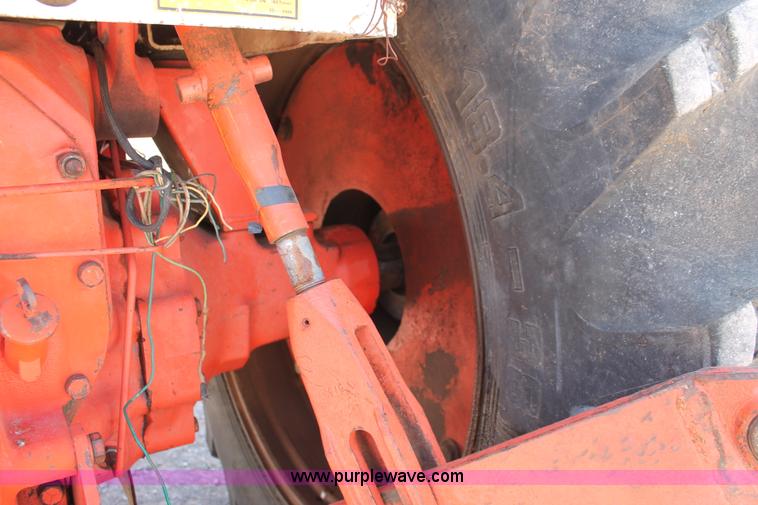 image for item H5665 1983 Case 2090 tractor