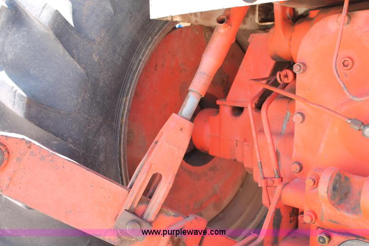 image for item H5665 1983 Case 2090 tractor