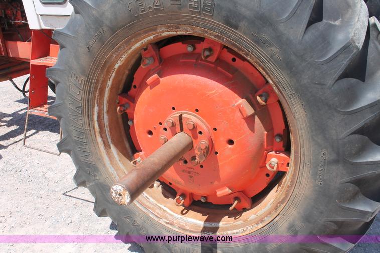 image for item H5665 1983 Case 2090 tractor