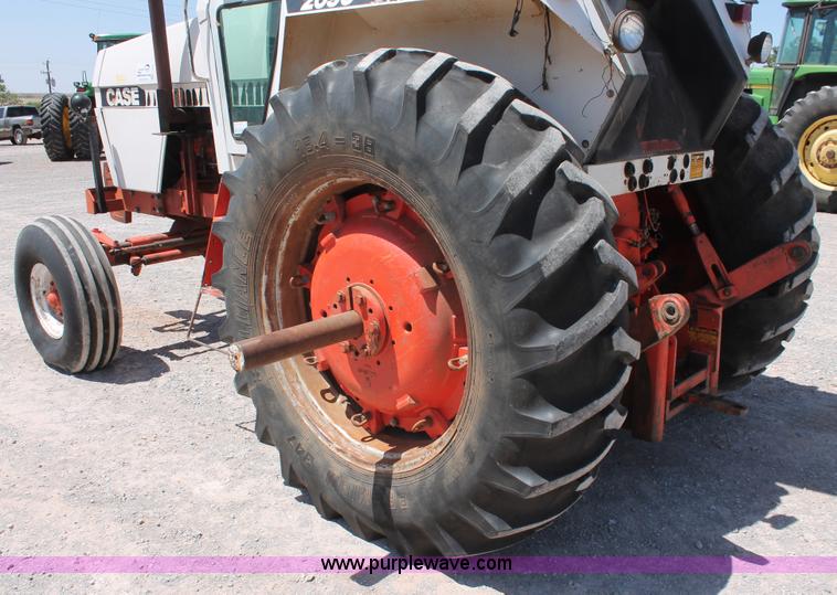 image for item H5665 1983 Case 2090 tractor