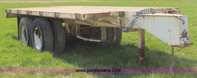 image for item H6077 1961 Lufkin TBF45 flatbed trailer