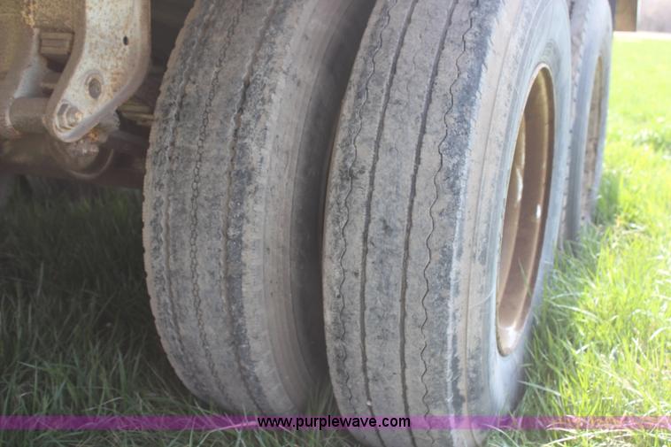 image for item H6077 1961 Lufkin TBF45 flatbed trailer