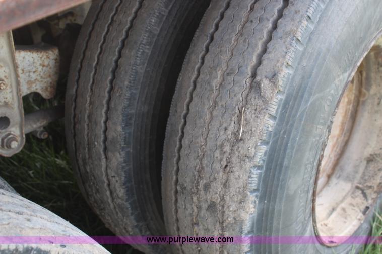 image for item H6077 1961 Lufkin TBF45 flatbed trailer