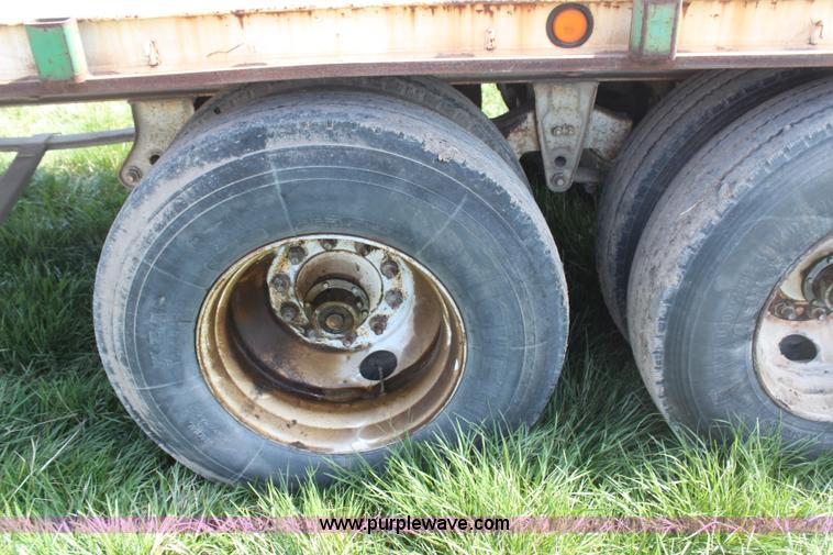 image for item H6077 1961 Lufkin TBF45 flatbed trailer