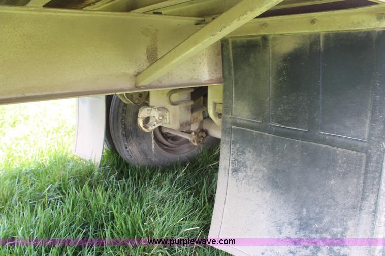 image for item H6077 1961 Lufkin TBF45 flatbed trailer