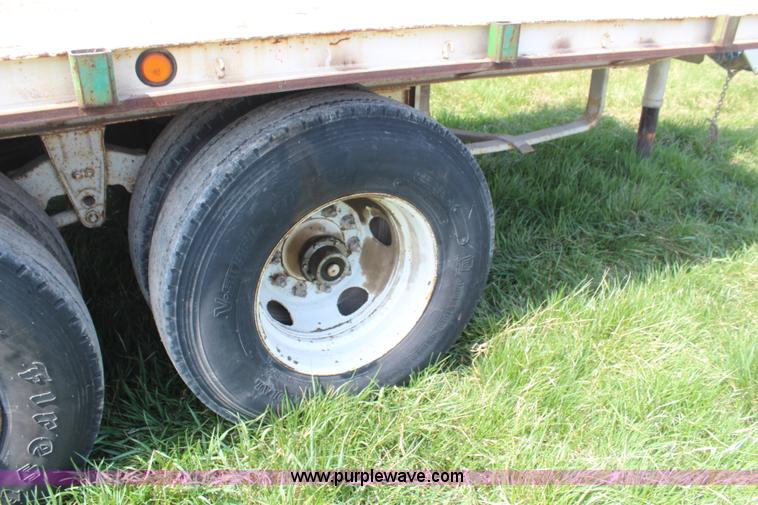 image for item H6077 1961 Lufkin TBF45 flatbed trailer