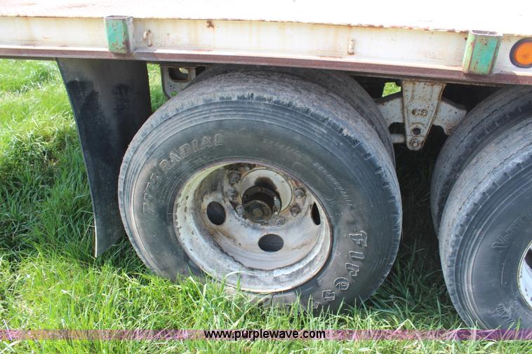 image for item H6077 1961 Lufkin TBF45 flatbed trailer