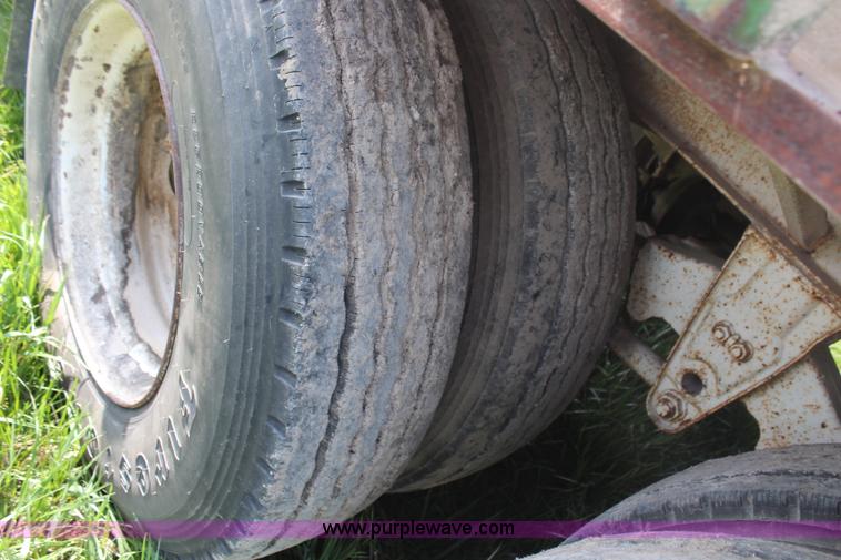 image for item H6077 1961 Lufkin TBF45 flatbed trailer