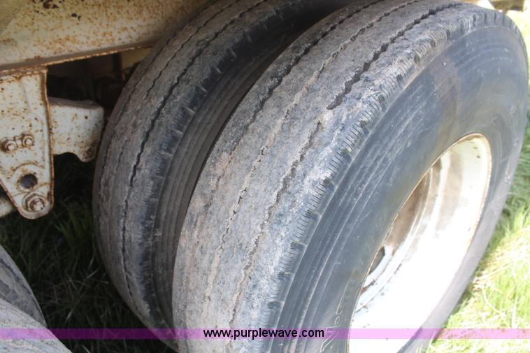 image for item H6077 1961 Lufkin TBF45 flatbed trailer