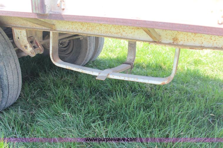 image for item H6077 1961 Lufkin TBF45 flatbed trailer