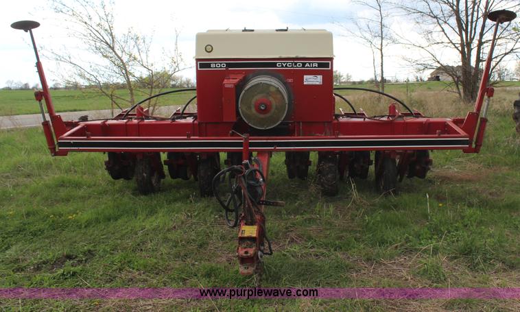 image for item H6110 International Cyclo Air 800 planter