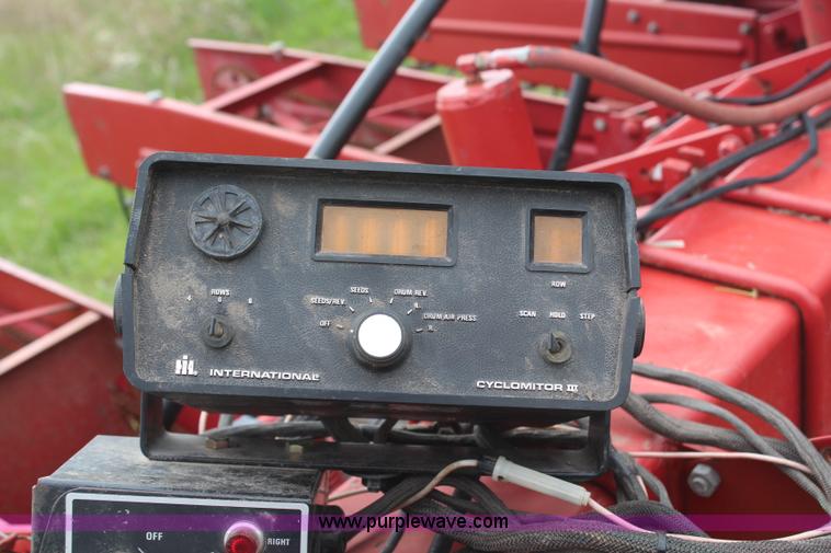 image for item H6110 International Cyclo Air 800 planter