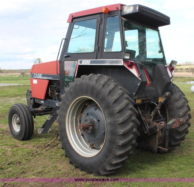 image for item H6126 1986 Case IH 1896 tractor