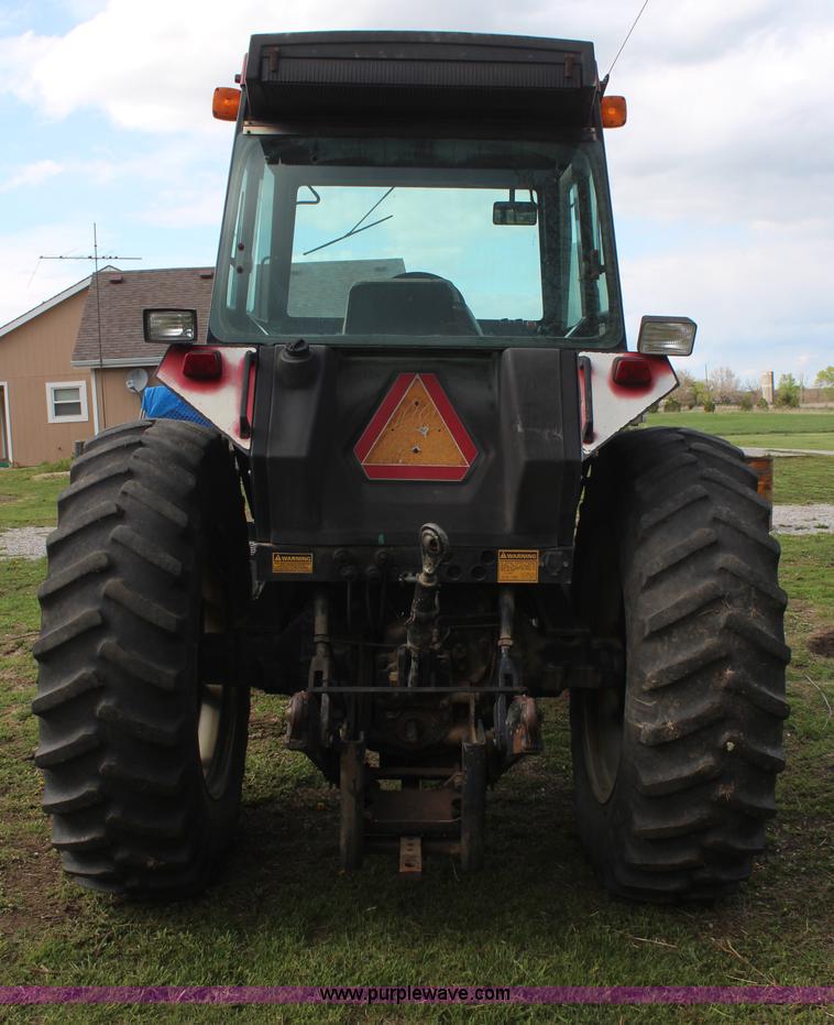 image for item H6126 1986 Case IH 1896 tractor