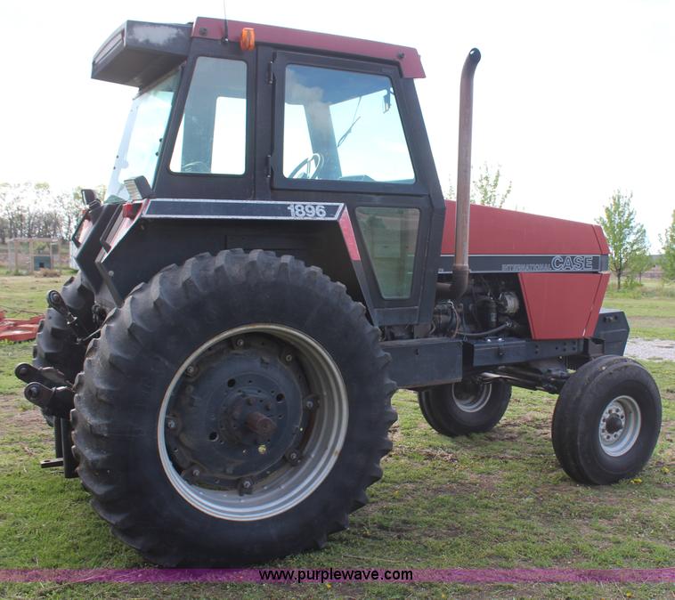 image for item H6126 1986 Case IH 1896 tractor