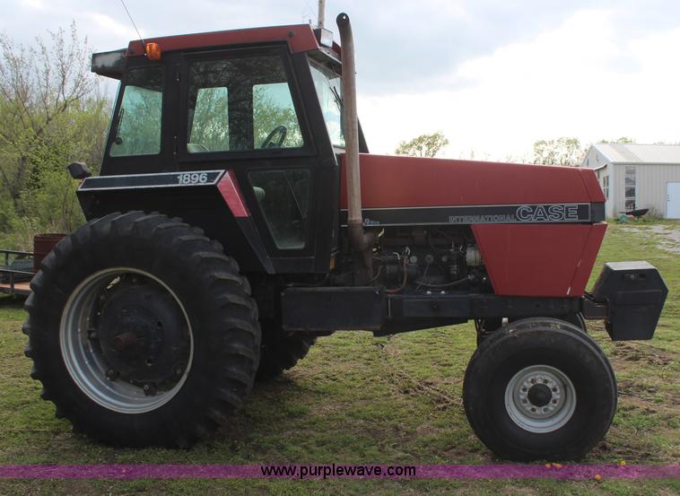 image for item H6126 1986 Case IH 1896 tractor