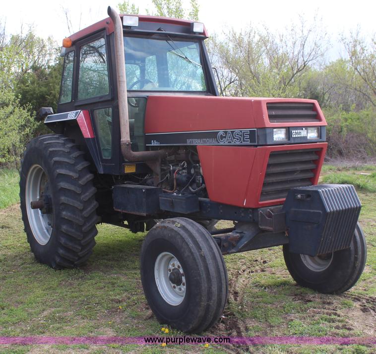 image for item H6126 1986 Case IH 1896 tractor