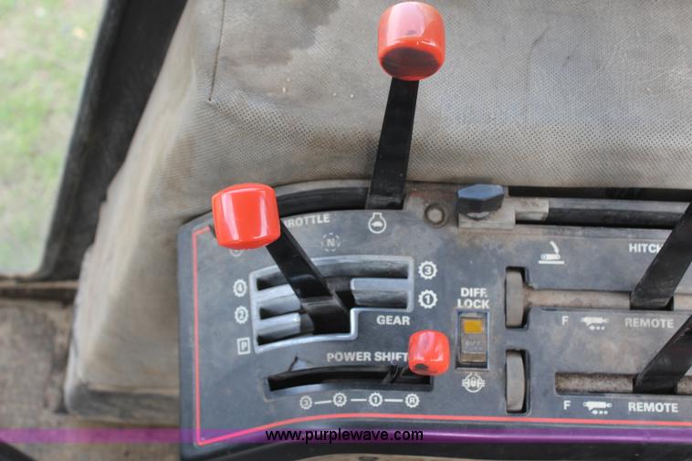 image for item H6126 1986 Case IH 1896 tractor