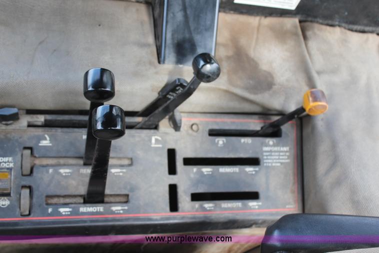 image for item H6126 1986 Case IH 1896 tractor