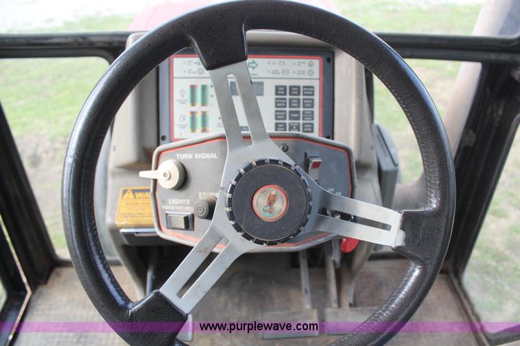 image for item H6126 1986 Case IH 1896 tractor