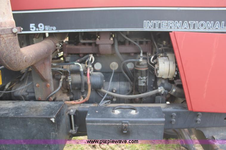 image for item H6126 1986 Case IH 1896 tractor