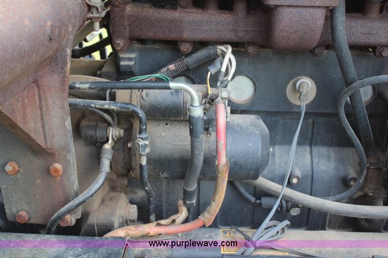 image for item H6126 1986 Case IH 1896 tractor