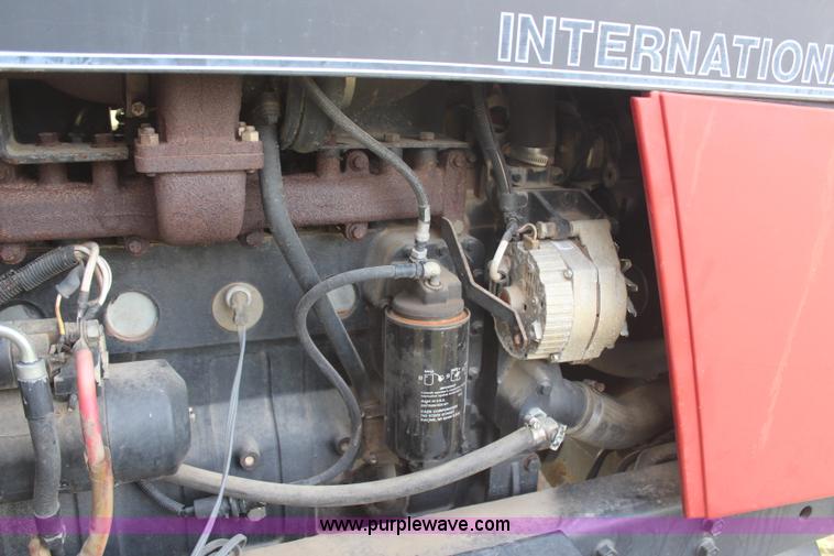 image for item H6126 1986 Case IH 1896 tractor