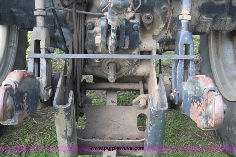 image for item H6126 1986 Case IH 1896 tractor