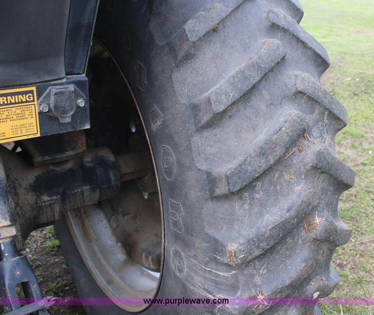 image for item H6126 1986 Case IH 1896 tractor