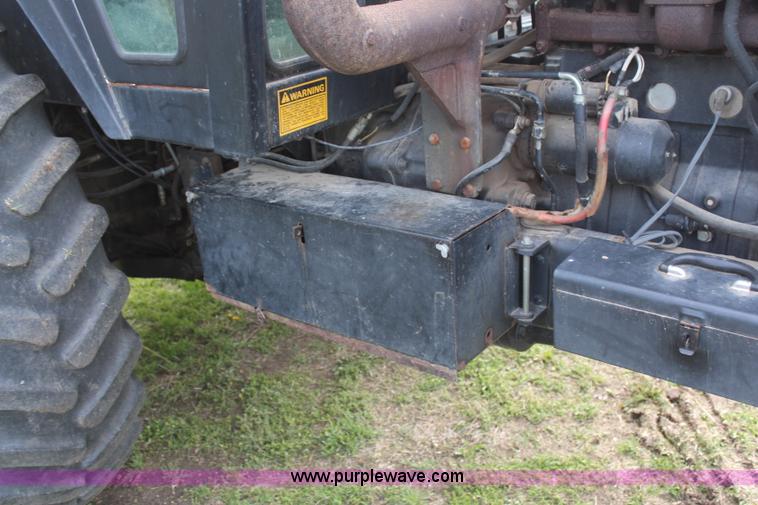 image for item H6126 1986 Case IH 1896 tractor