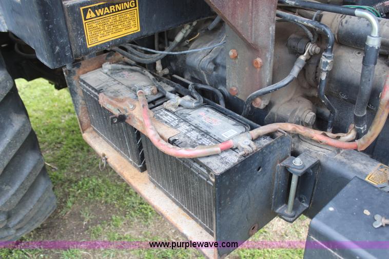 image for item H6126 1986 Case IH 1896 tractor