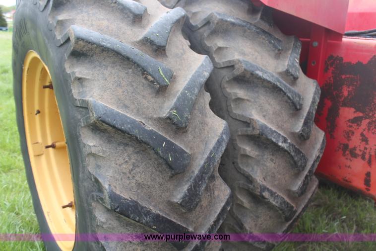 image for item H6134 1978 Versatile 875 4WD tractor