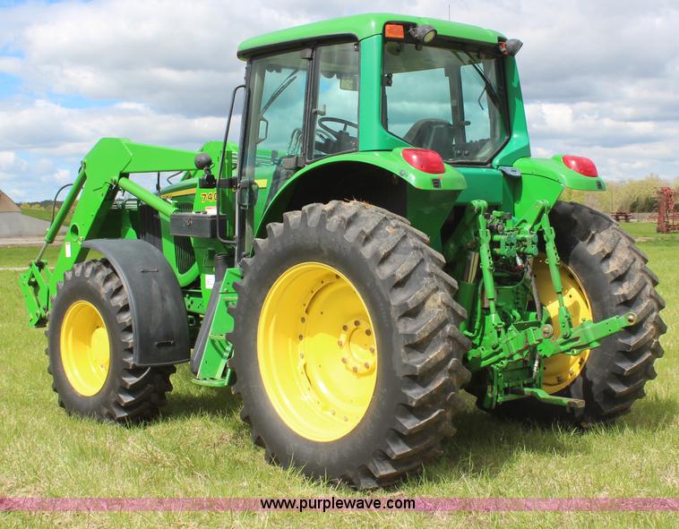 image for item H6135 2004 John Deere 7420 MFWD tractor