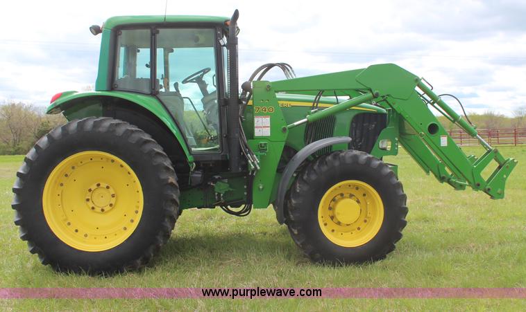 image for item H6135 2004 John Deere 7420 MFWD tractor