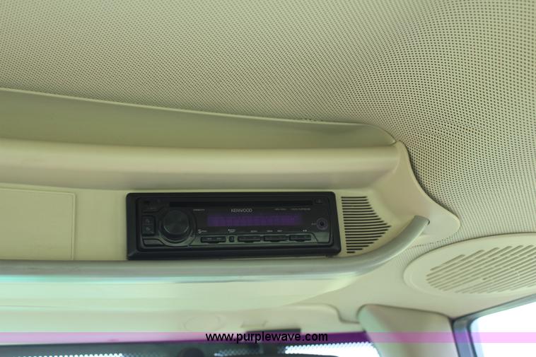 image for item H6135 2004 John Deere 7420 MFWD tractor