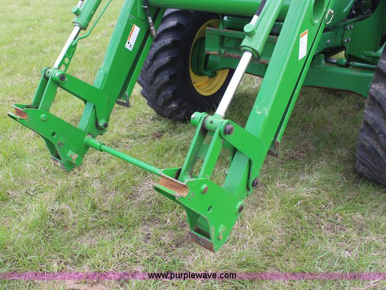 image for item H6135 2004 John Deere 7420 MFWD tractor