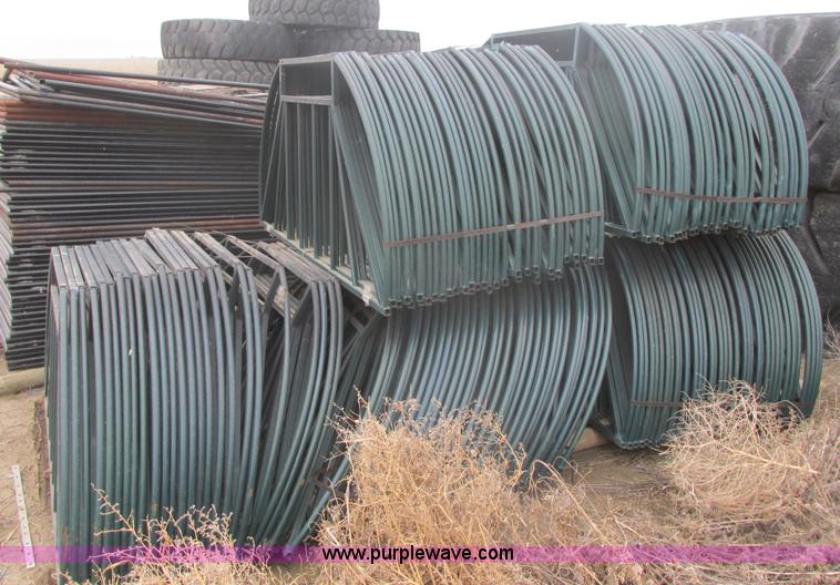 image for item I2728 (80) bale feeders