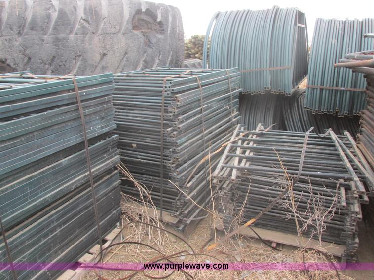 image for item I2728 (80) bale feeders