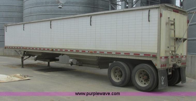 image for item I2732 2005 Wilson DWH-500 hopper bottom trailer