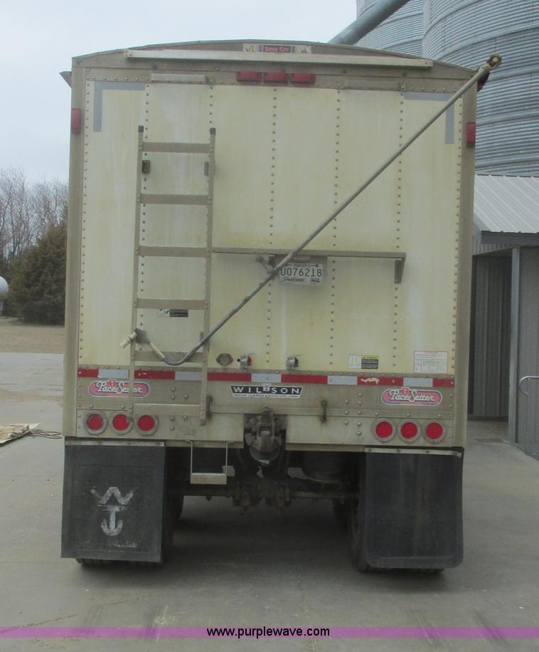 image for item I2732 2005 Wilson DWH-500 hopper bottom trailer