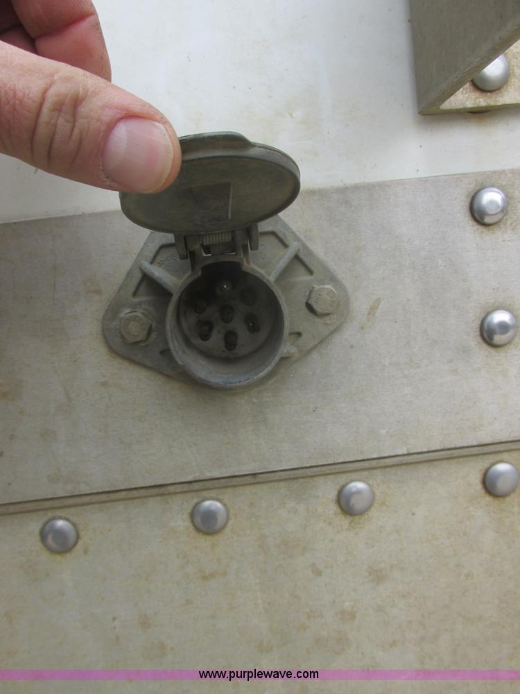 image for item I2732 2005 Wilson DWH-500 hopper bottom trailer