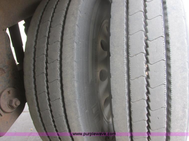 image for item I2732 2005 Wilson DWH-500 hopper bottom trailer