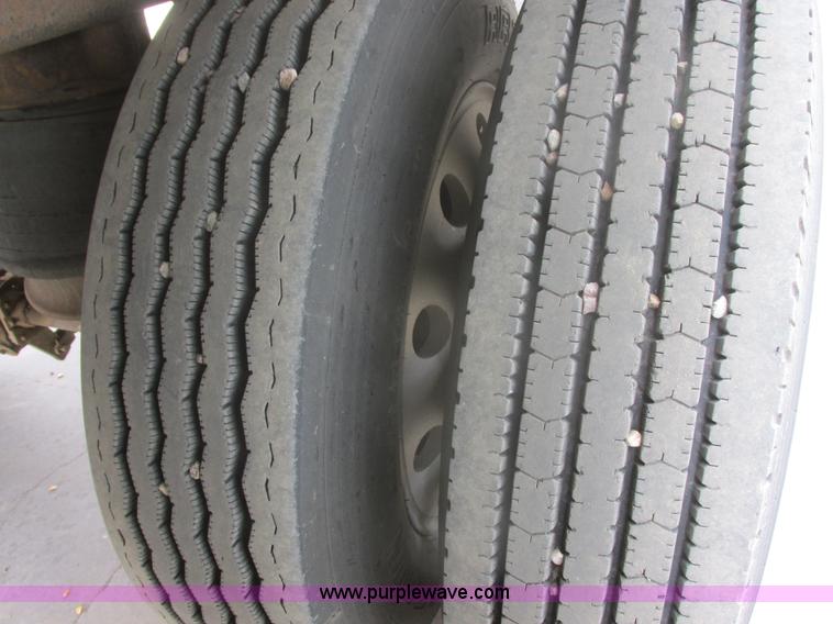 image for item I2732 2005 Wilson DWH-500 hopper bottom trailer