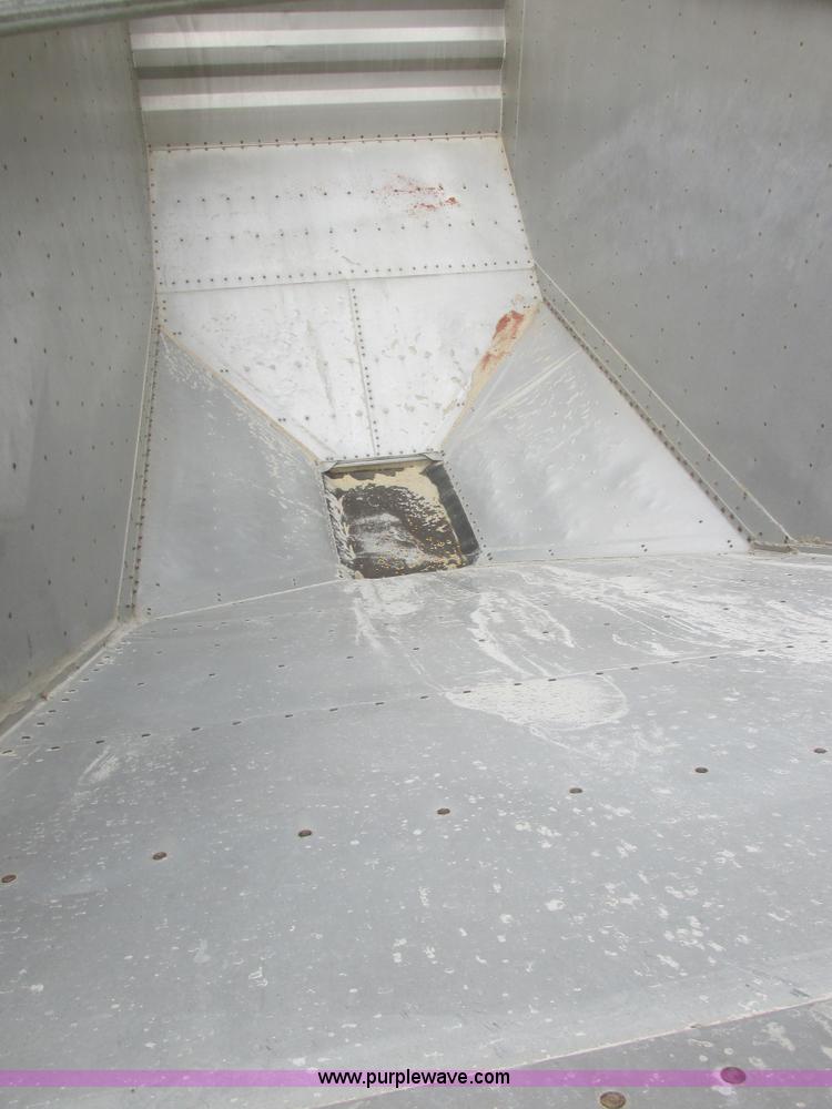 image for item I2732 2005 Wilson DWH-500 hopper bottom trailer