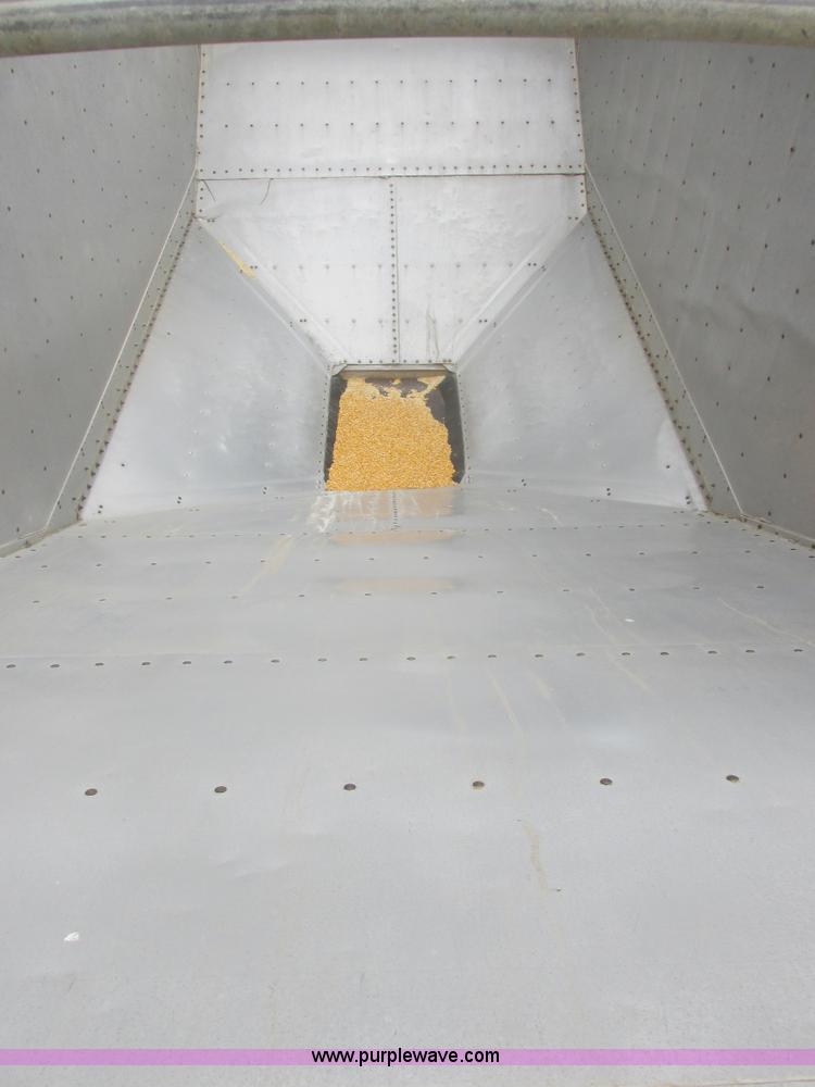 image for item I2732 2005 Wilson DWH-500 hopper bottom trailer