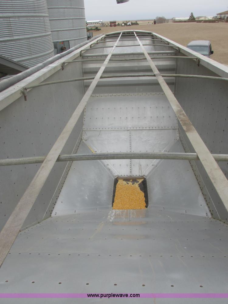 image for item I2732 2005 Wilson DWH-500 hopper bottom trailer